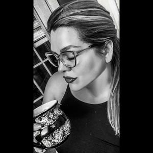 Meet your Posher, Tāínā